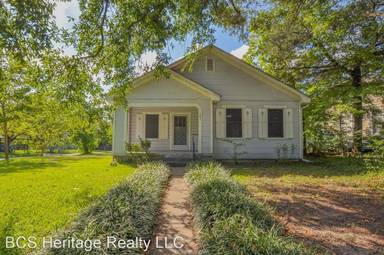 Main picture of 301 S Haswell Dr