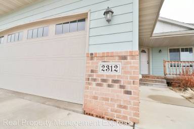 Main picture of 2312 S June Ave