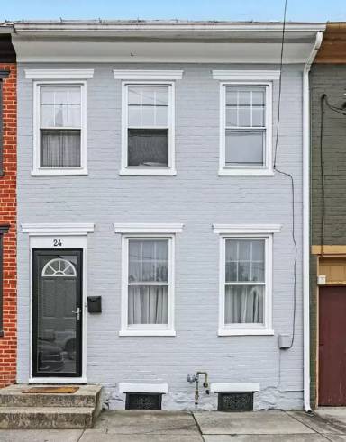 Main picture of 24 S East St