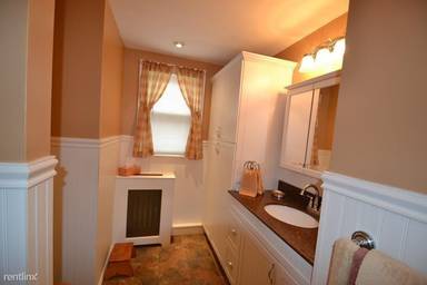 Main picture of 22 Grand View Ave