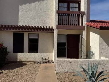 Main picture of 2832 E Waltann Ln