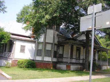 Main picture of 240 N Clark St