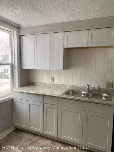 Main picture of 1745 E Market St