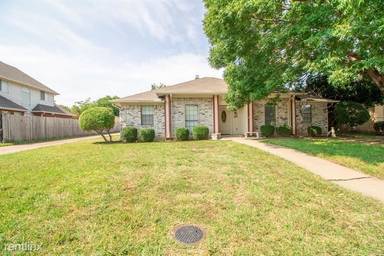 Main picture of 641 Park Ln