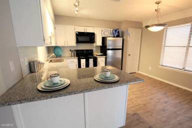 Main picture of 9101 Tuscany Way