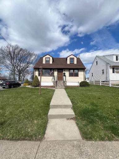 Main picture of 173 Woodbridge Ave