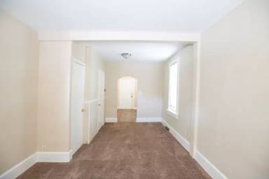 Main picture of 1020 E Center St