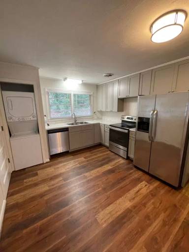 Main picture of 556 Sherwood Dr