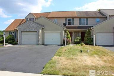 Main picture of 132 Moorland Ct