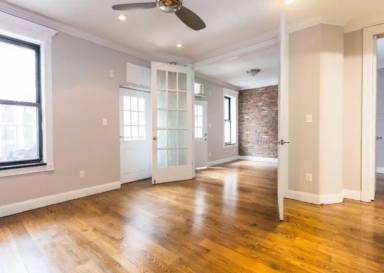 Main picture of 340 E 18th St