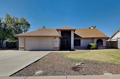 Main picture of 12 Weaver Cir