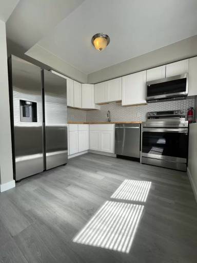 Main picture of 1435 Manitou Blvd