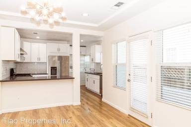 Main picture of 5435 Monroe St