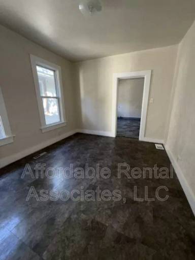 Main picture of 1306 W Scott St