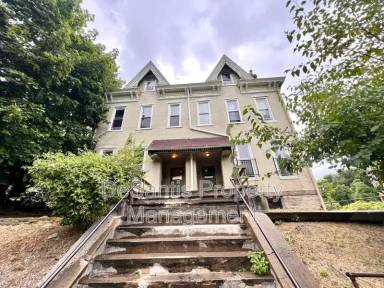 Main picture of 621 Lincoln Ave