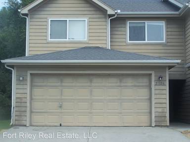 Main picture of 2504 Deerfield Blvd