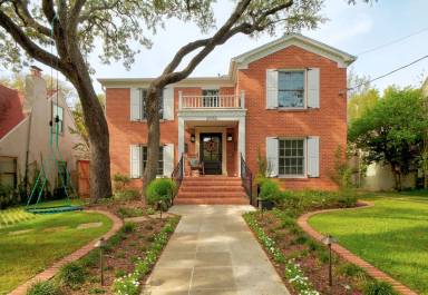 Main picture of 2832 San Gabriel St