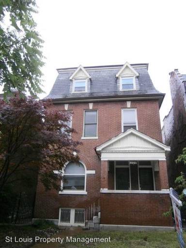 Main picture of 2026 Russell Blvd