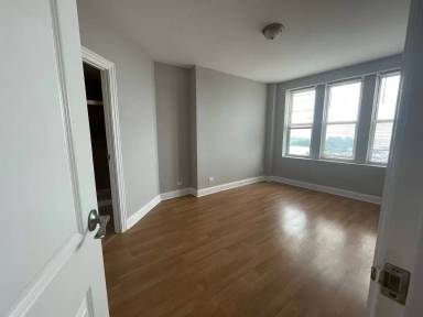 Main picture of 10 N Sheridan Rd Apartments