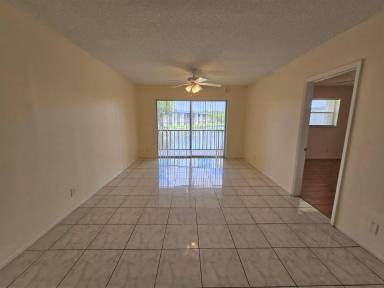 Main picture of 8025 Colony Cir S