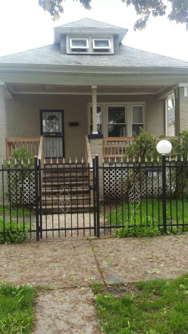 Main picture of 8639 S Marquette Ave