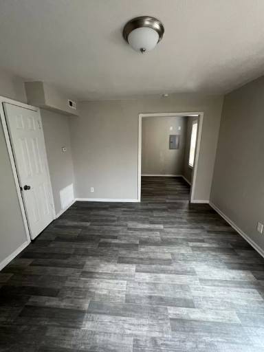 Main picture of 2855 Van Brunt Blvd