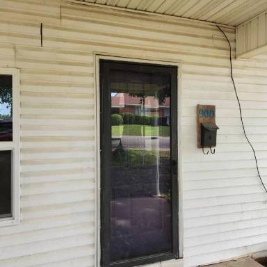 Main picture of 900 W Park St
