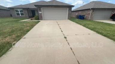 Main picture of 1933 W Autumn Way