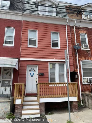 Main picture of 49 W Jackson St