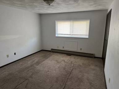 Main picture of 121 E Erie Ave