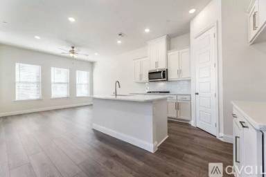 Main picture of 4704 Corriente Vista Ln
