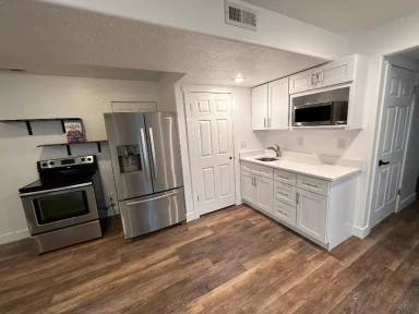 Main picture of 1302 Sunrise Ln