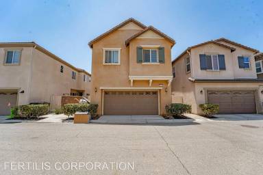 Main picture of 15997 Moonflower Ave