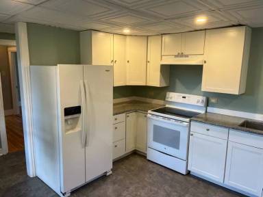 Main picture of 24 Rowe Ave