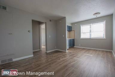 Main picture of 1422 Military Ave