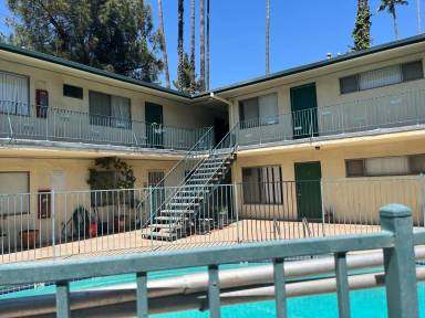 Main picture of 7555 Owensmouth Ave