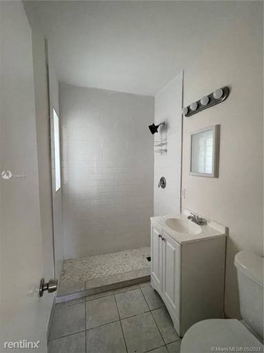Main picture of 1350 SW 20th St