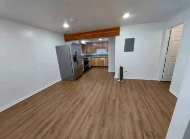 Main picture of 391 E Fenton Ave