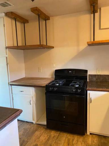 Main picture of 202 W Tilden St