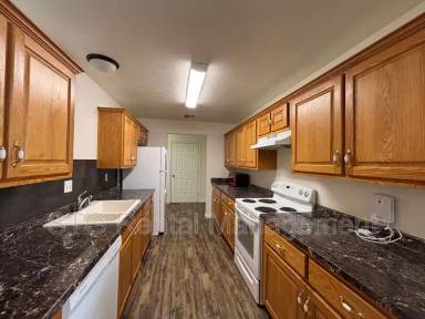 Main picture of 766 N 2720 E