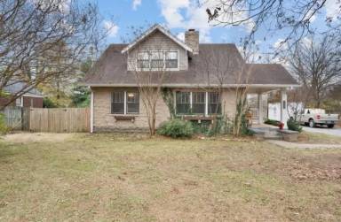 Main picture of 1204 McGavock Pike