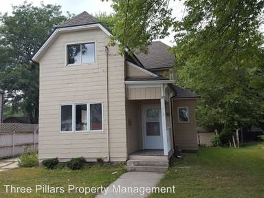 Main picture of 405 7th St NE