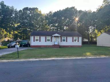 Main picture of 3724 Robert E Lee Dr