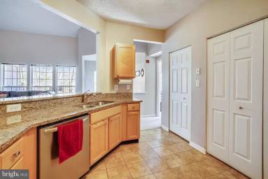 Main picture of 2410 Chestnut Terrace Ct