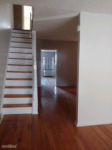 Main picture of 490 W Wilkes Barre St