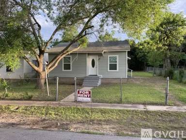 Main picture of 807 E Avenue M