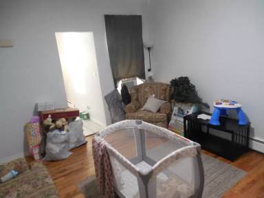 Main picture of 932 Ferry St