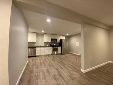 Main picture of 661 Douglas Ave