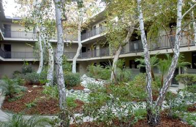 Main picture of 5415 Newcastle Ave