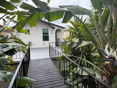 Main picture of 2033 Garnet Ave